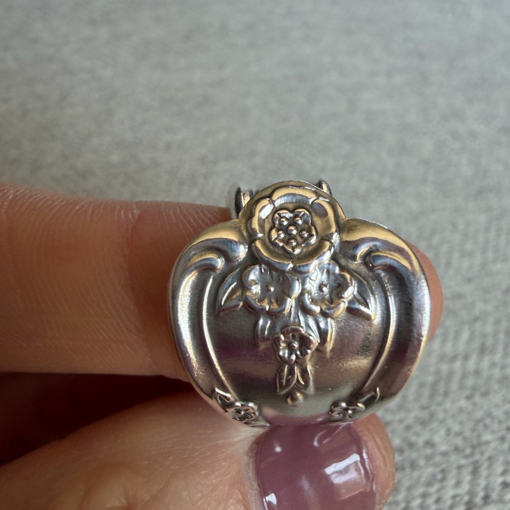 Magnolia Spoon Ring - Picture 9 of 14
